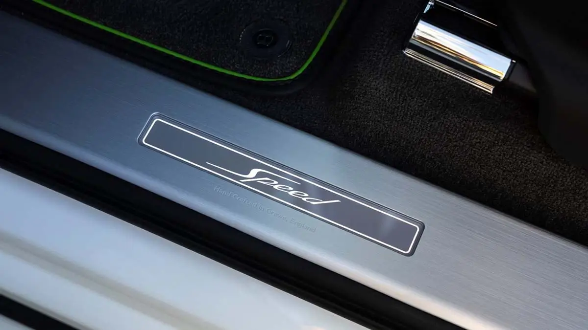 bentley-bentayga-speed-v8-2025
